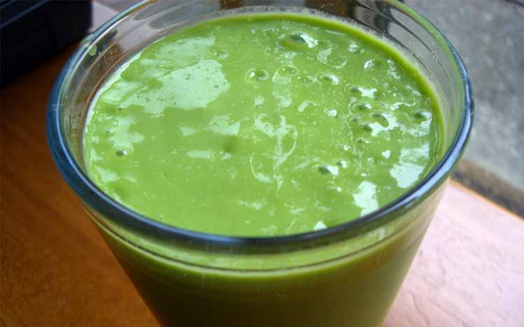 Caties-Organics-Whole-Plant-Foods-Mean-Green-Smoothie-3